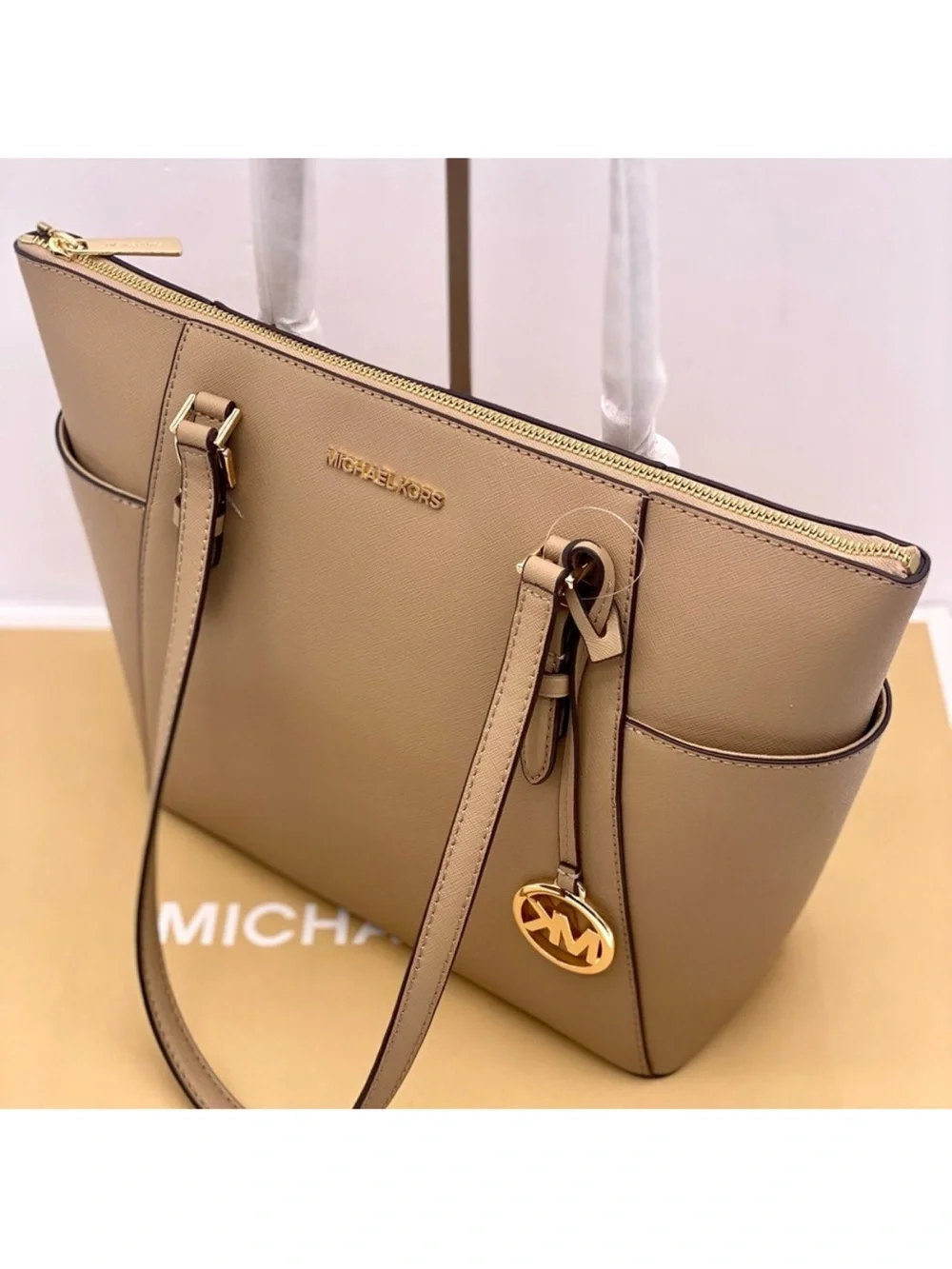 MICHAEL KORS CHARLOTTE LARGE TOP ZIP TOTE SHOULDER BAG CAMEL COLOR
